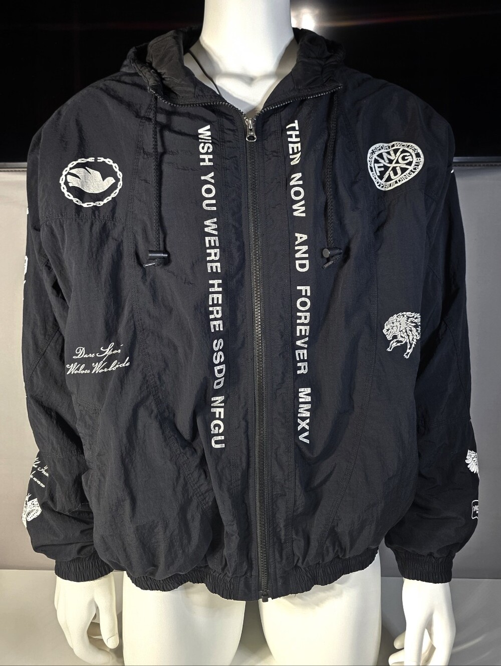Limited-edition Darc Sport Wolves Club Windbreaker Jacket Size Large